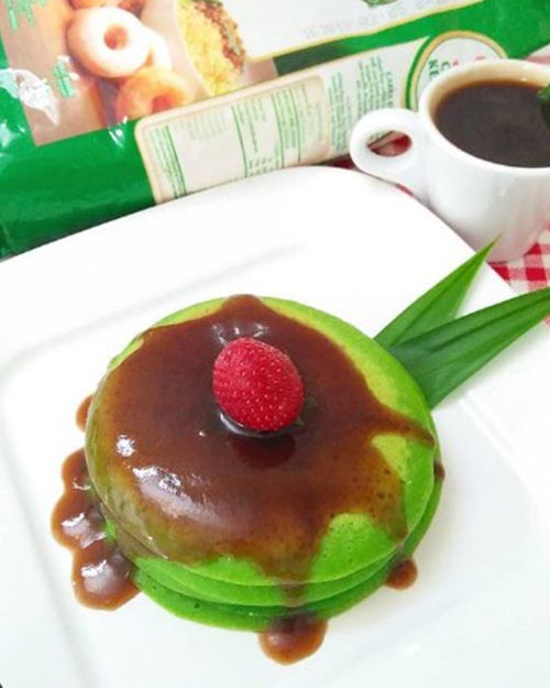 Resep Pancake Pandan Saus Gula Merah