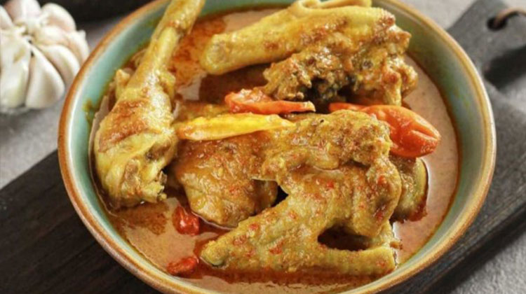 Mengenal Kuliner Ayam Lodho khas Jawa Timur
